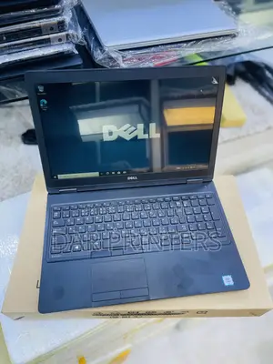 Laptop Dell Precision 15 3520 8GB Intel Core I5 HDD+SSD 500GB
