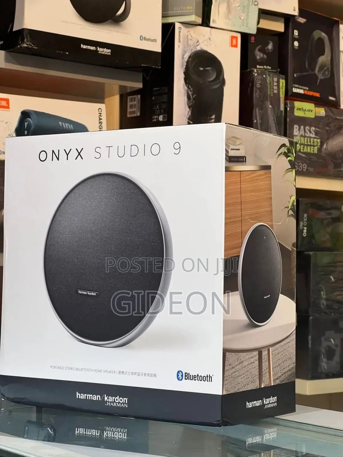 Onyx Studio 9