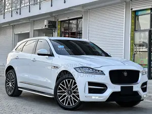 Jaguar F-Pace 2017 White