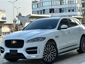 Jaguar F-Pace 2017 White