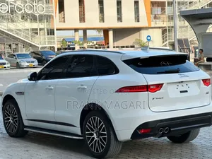 Jaguar F-Pace 2017 White