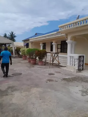 7bdrm House in Tegeta Kibaoni, Bunju for sale