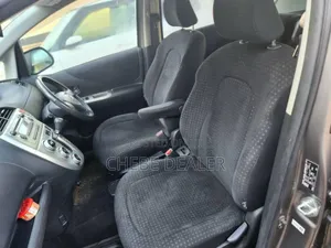 Toyota Ractis 1.5 AWD 2005 Gray