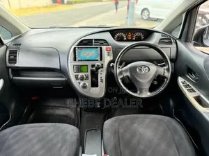 Toyota Ractis 1.5 AWD 2005 Gray