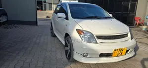 Toyota IST 2005 White