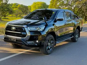 Toyota Hilux 2021 Black