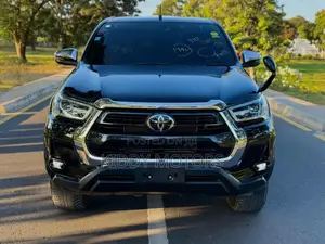 Toyota Hilux 2021 Black