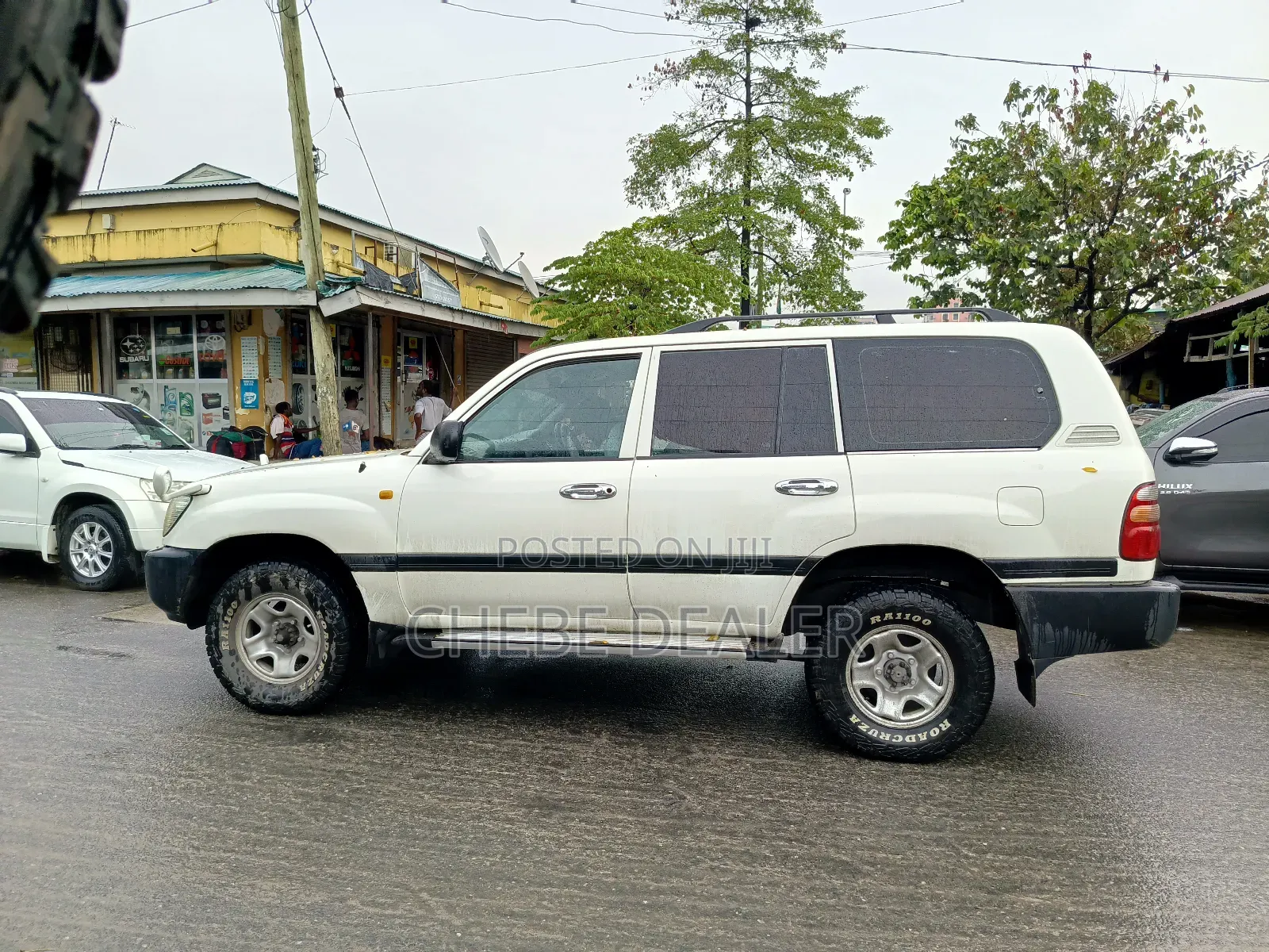 Toyota Land Cruiser 2001 White