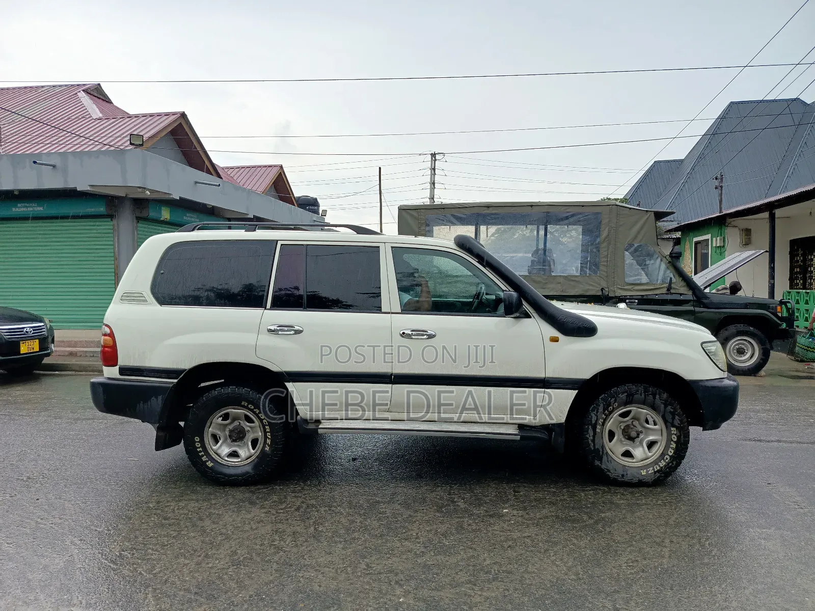 Toyota Land Cruiser 2001 White