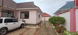4bdrm House in Kibada Chekechea, Kinondoni for sale