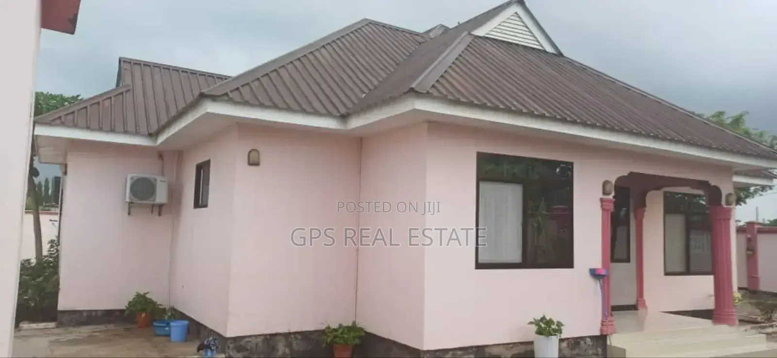 4bdrm House in Kibada Chekechea, Kinondoni for sale