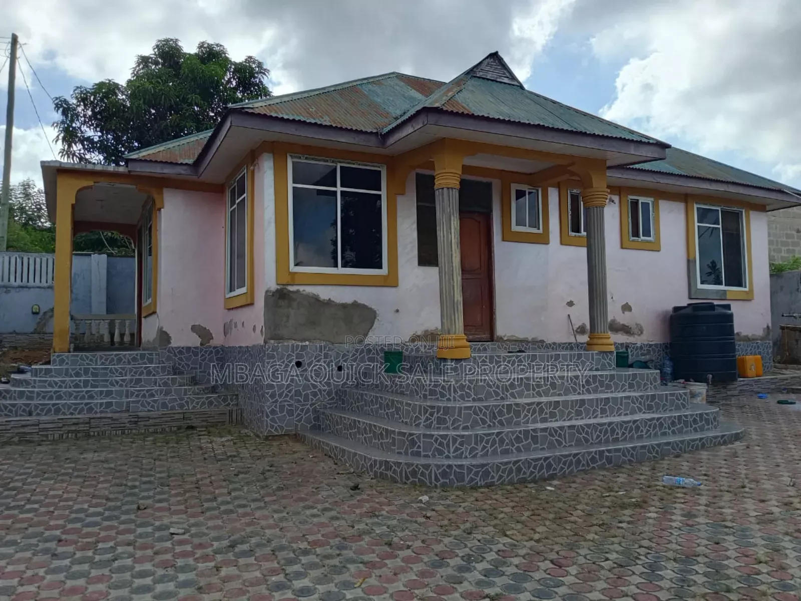 3bdrm House in Mbezi Makabe for sale