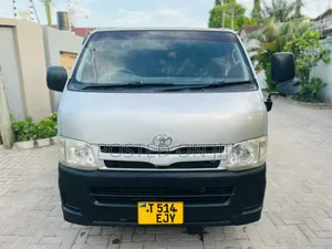 Toyota HiAce 2006 Silver