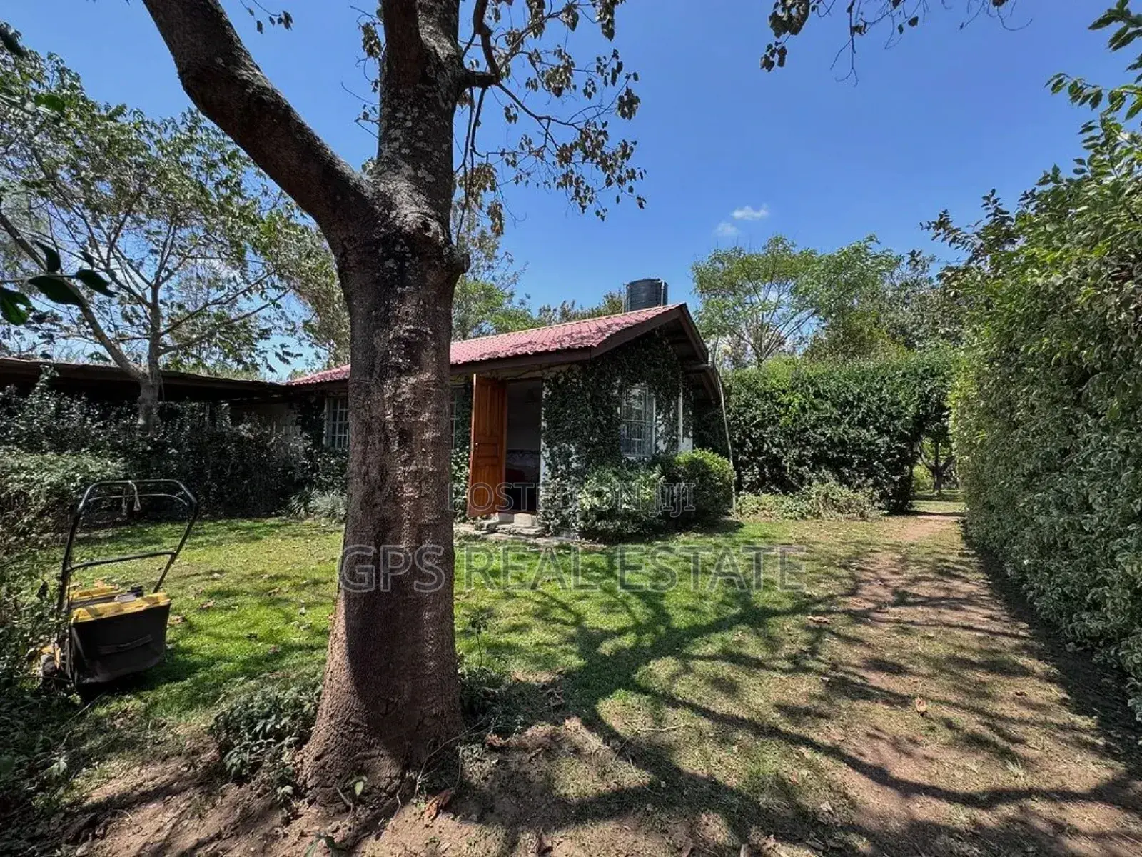 5bdrm Mansion in Ngaramtoni Ya Chini, Arusha for sale