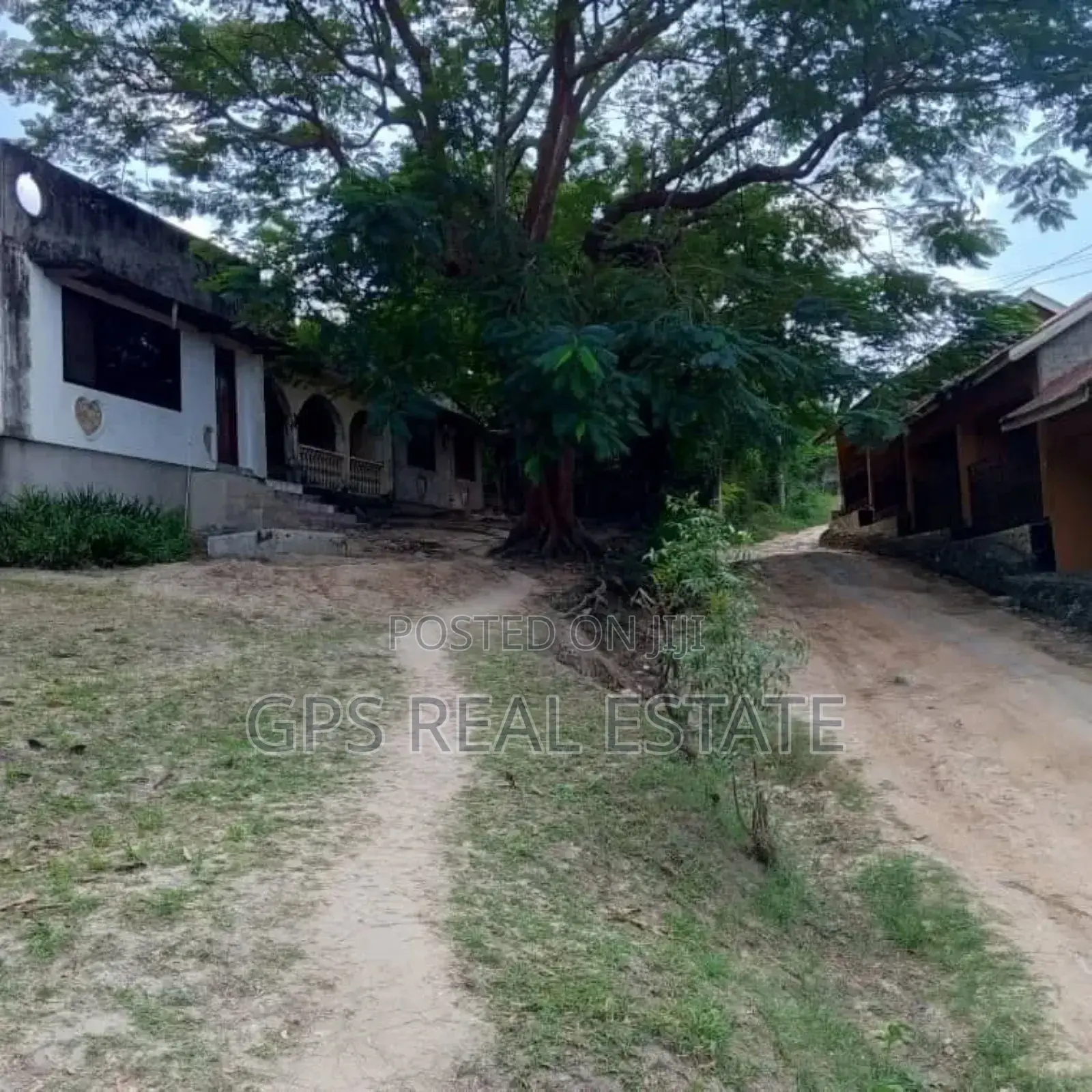 8bdrm House in Tangi Bovu, Mbezi Beach for sale