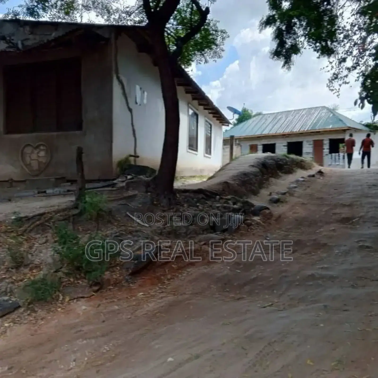 8bdrm House in Tangi Bovu, Mbezi Beach for sale