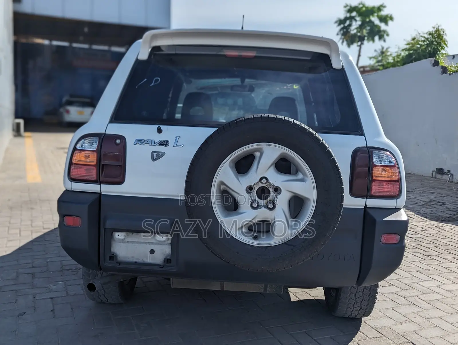 Toyota RAV4 1999 White