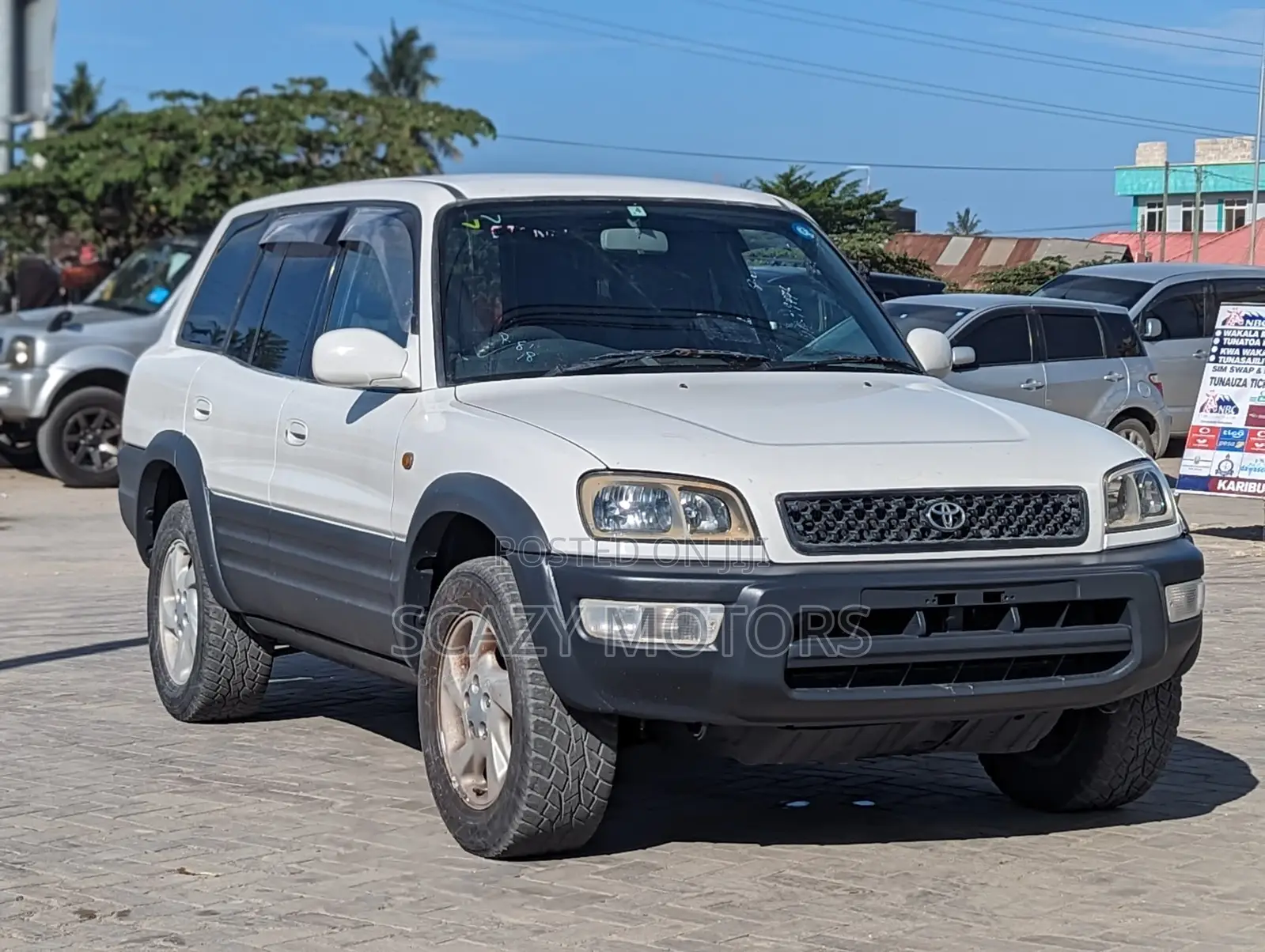 Toyota RAV4 1999 White