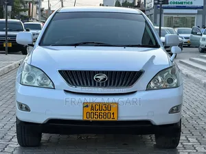 Toyota Harrier 2005 White