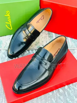 New Clarks Men Footwears/Shoes/Viatu Vya Ngozi