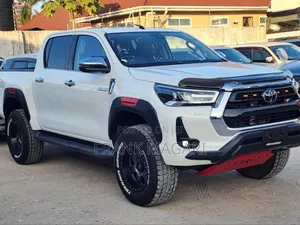 Toyota Hilux 2.4 Diesel 2020 White