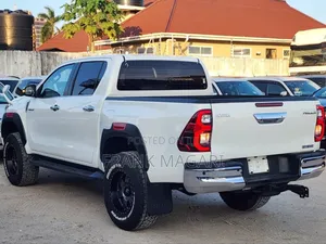 Toyota Hilux 2.4 Diesel 2020 White