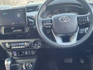 Toyota Hilux 2.4 Diesel 2020 White