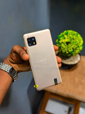 Sharp Aquos sense5G 64 GB Gold