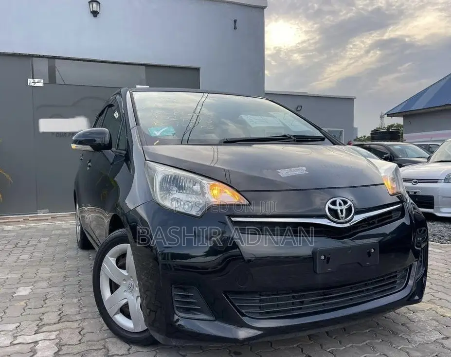 Toyota Ractis 2011 Matt Black