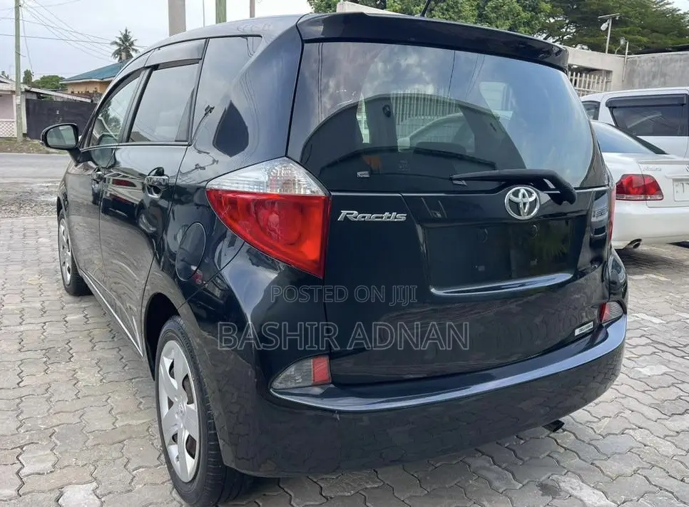 Toyota Ractis 2011 Matt Black