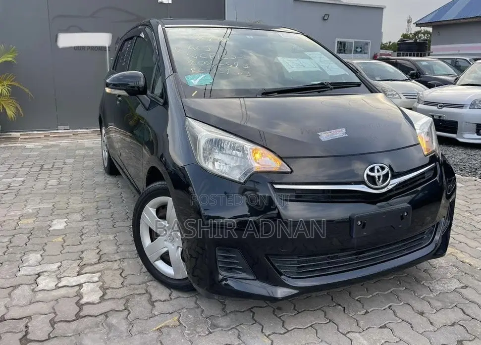 Toyota Ractis 2011 Matt Black