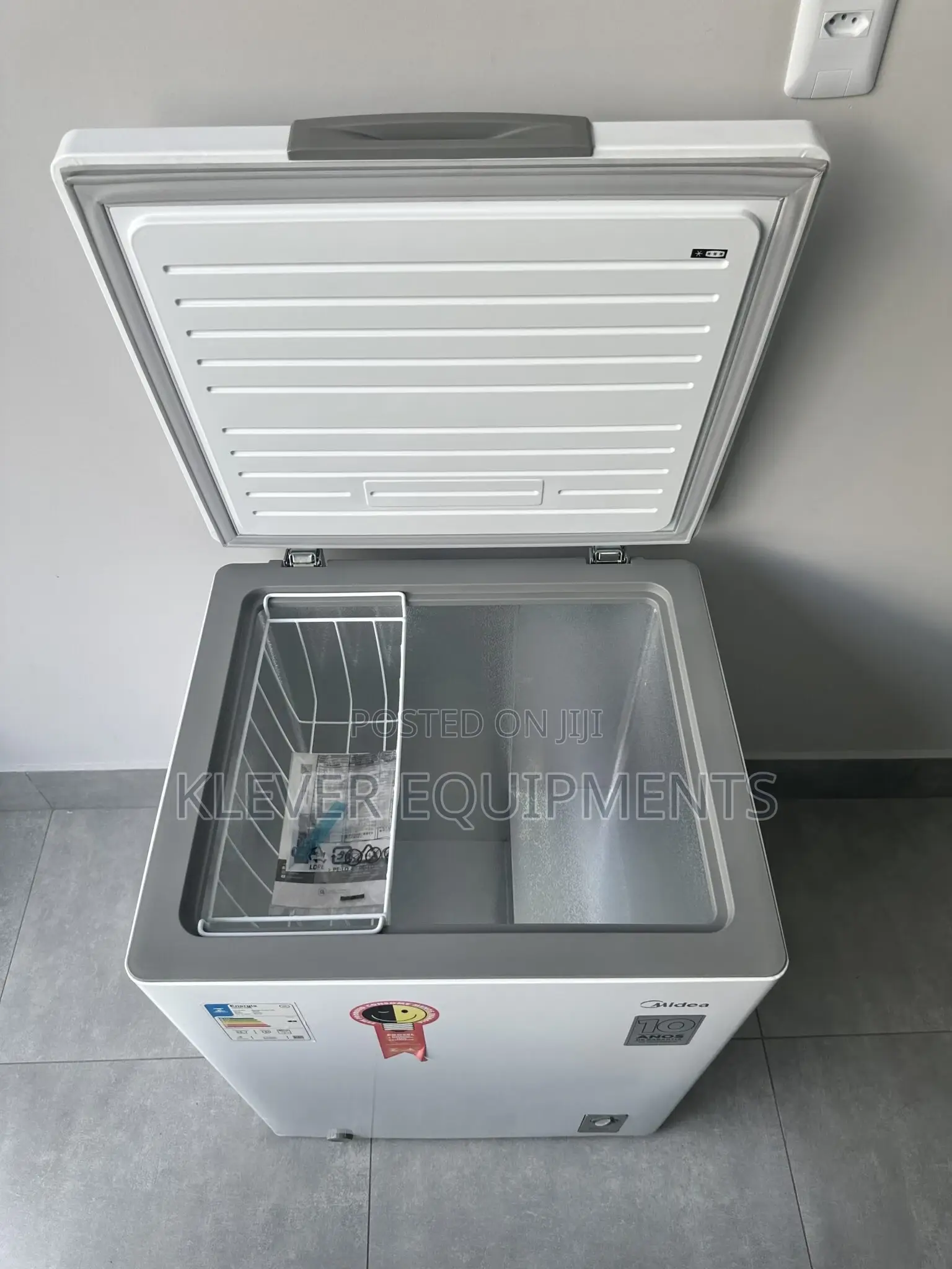 Midea 150L Chest Freezer