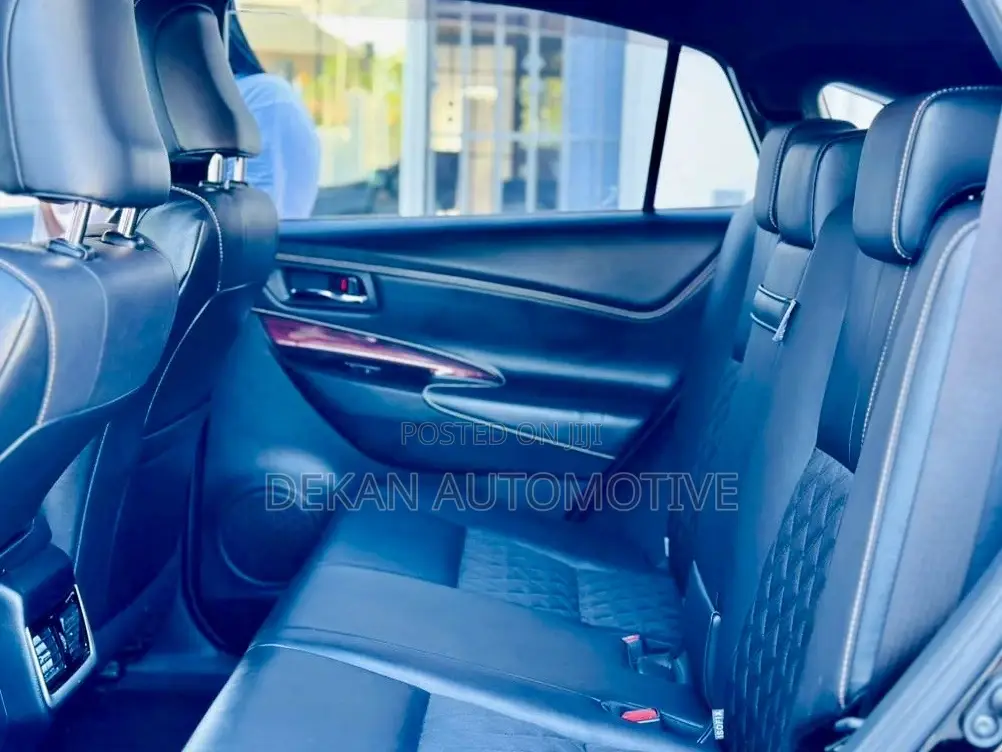 Toyota Harrier 2.0 2014 Black