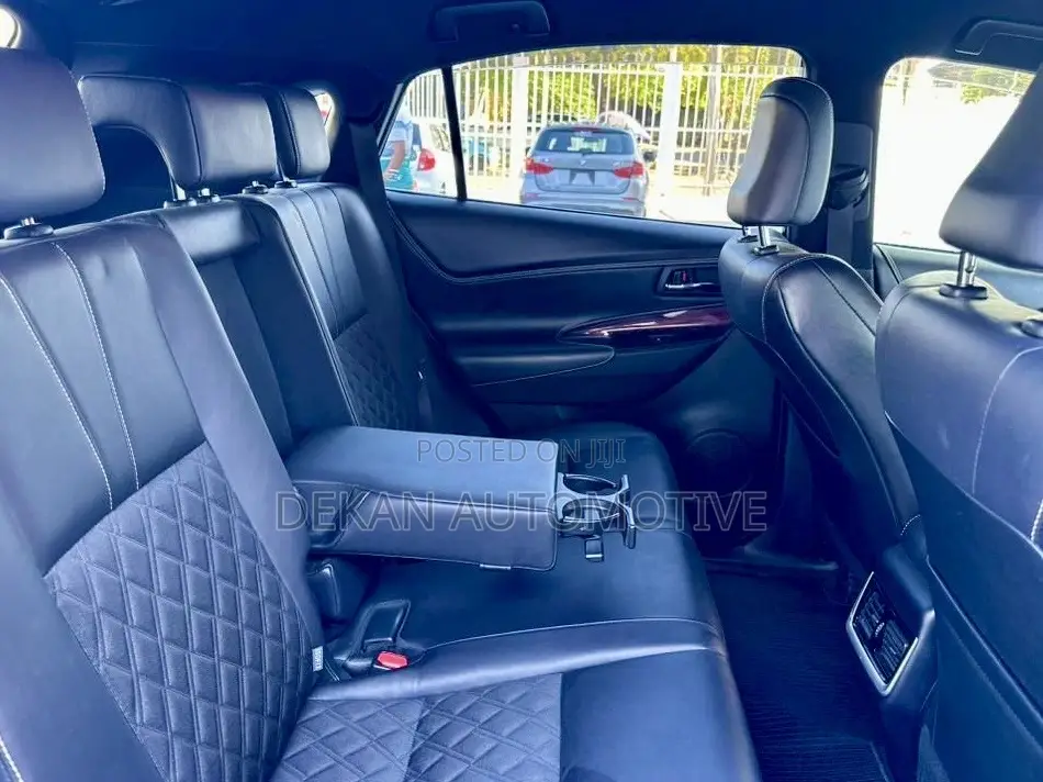 Toyota Harrier 2.0 2014 Black