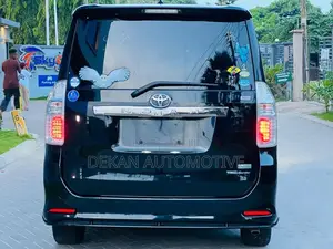 Toyota Noah 2.0 143hp FWD (7 Seater) 2008 Black