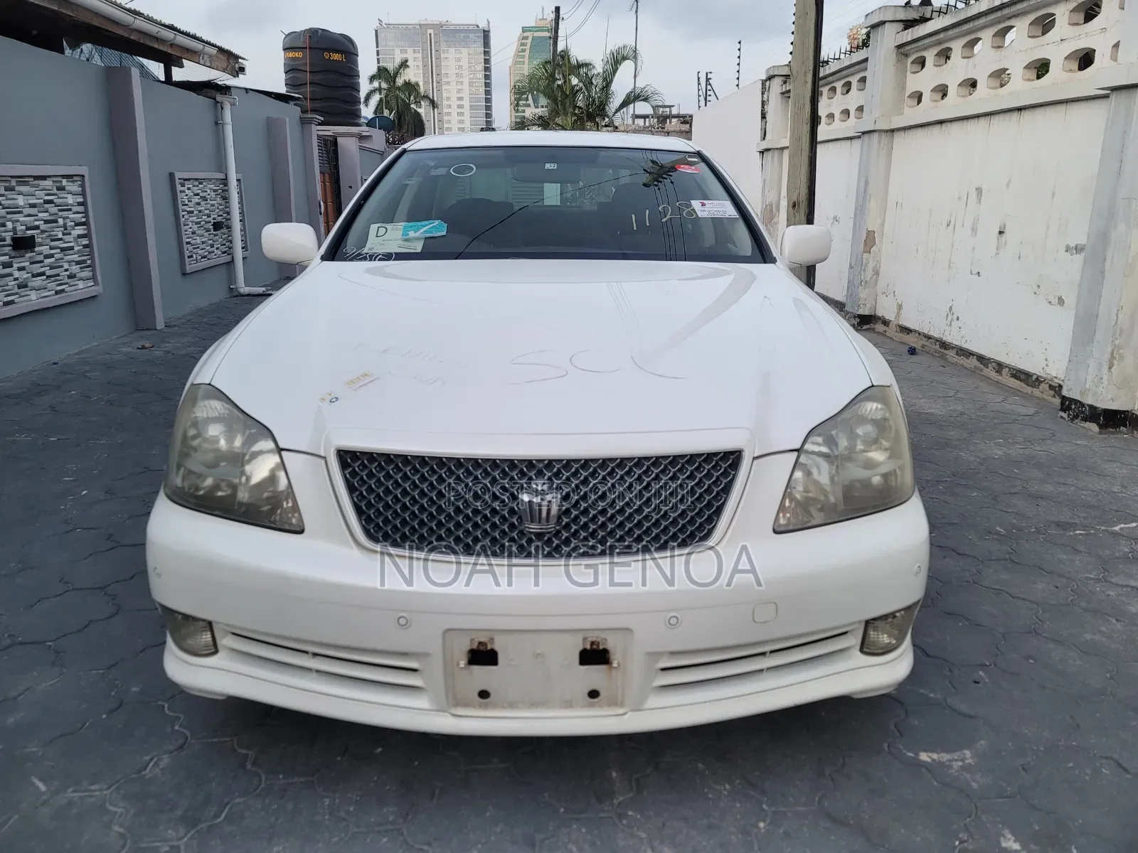 Toyota Crown 2004 White