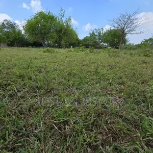 Plot for Sale at Madale