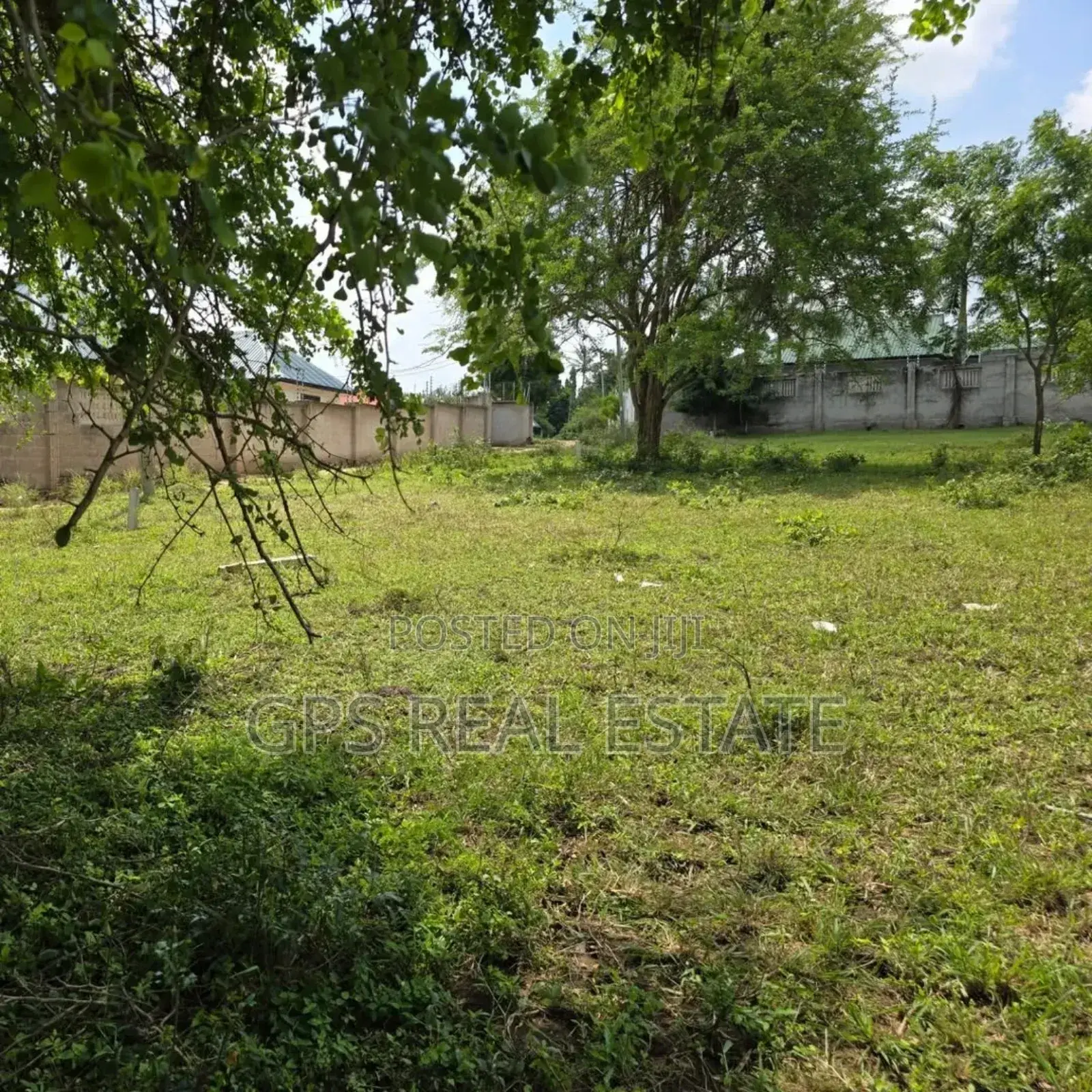 Plot for Sale at Madale
