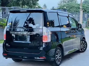 Toyota Noah 2.0 143hp AWD (8 Seater) 2008 Black