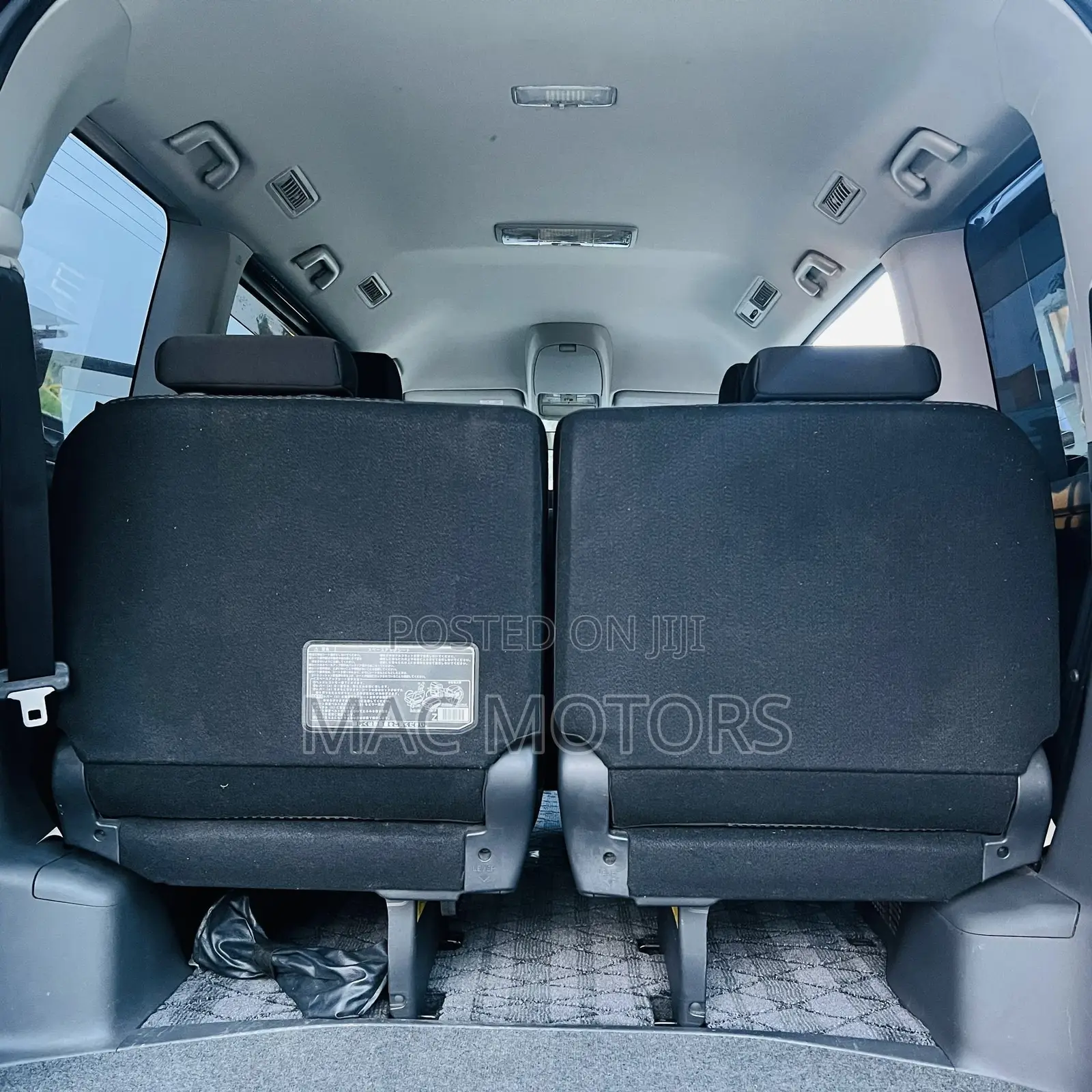 Toyota Noah 2.0 143hp AWD (8 Seater) 2008 Black