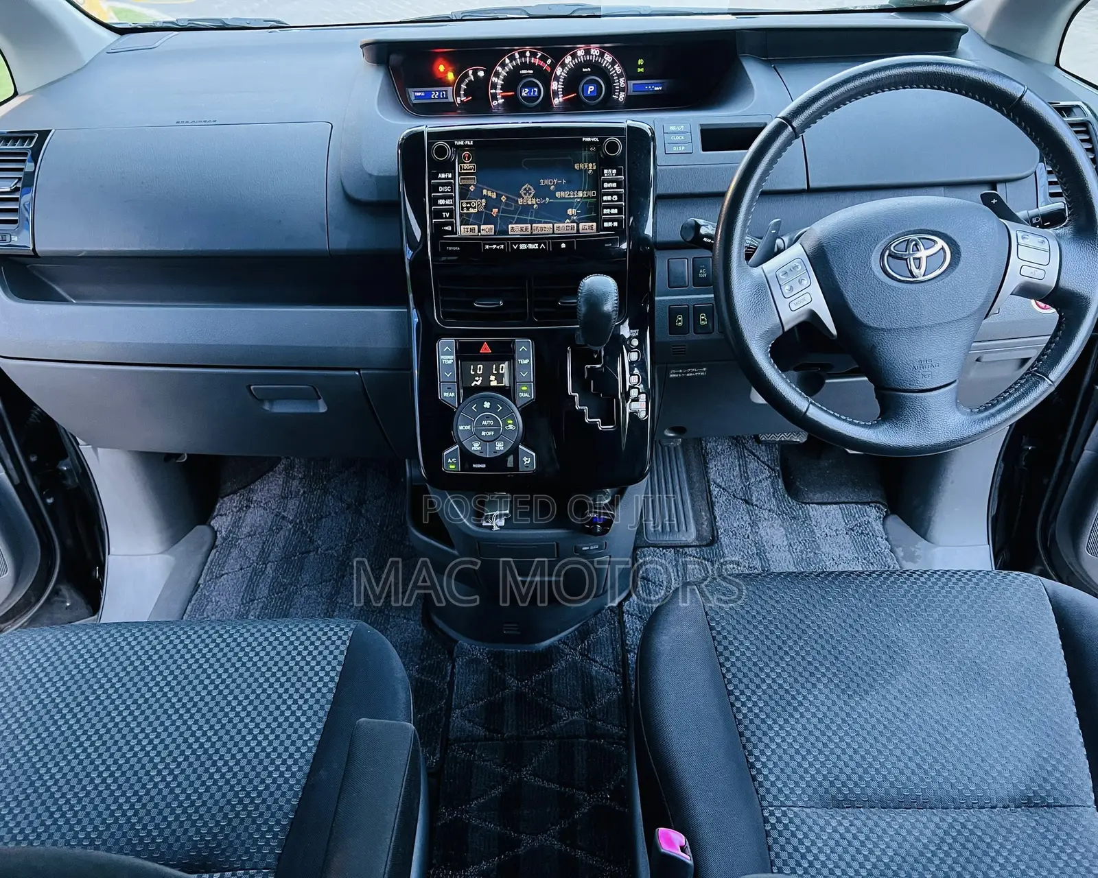 Toyota Noah 2.0 143hp AWD (8 Seater) 2008 Black