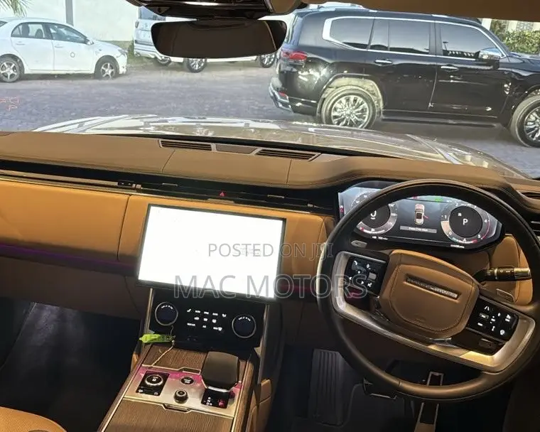 Land Rover Range Rover Vogue 2023 Beige