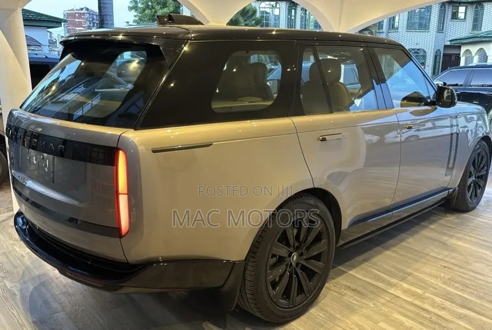 Land Rover Range Rover Vogue 2023 Beige