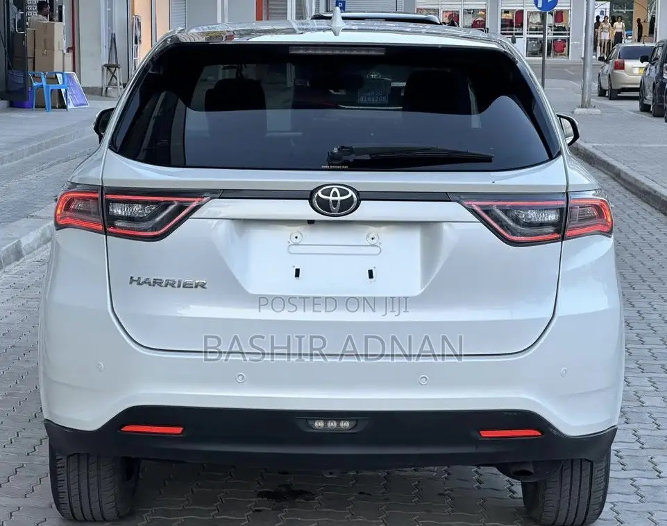 Toyota Harrier 2.0 2014 White
