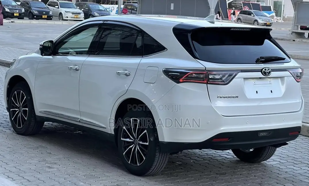 Toyota Harrier 2.0 2014 White