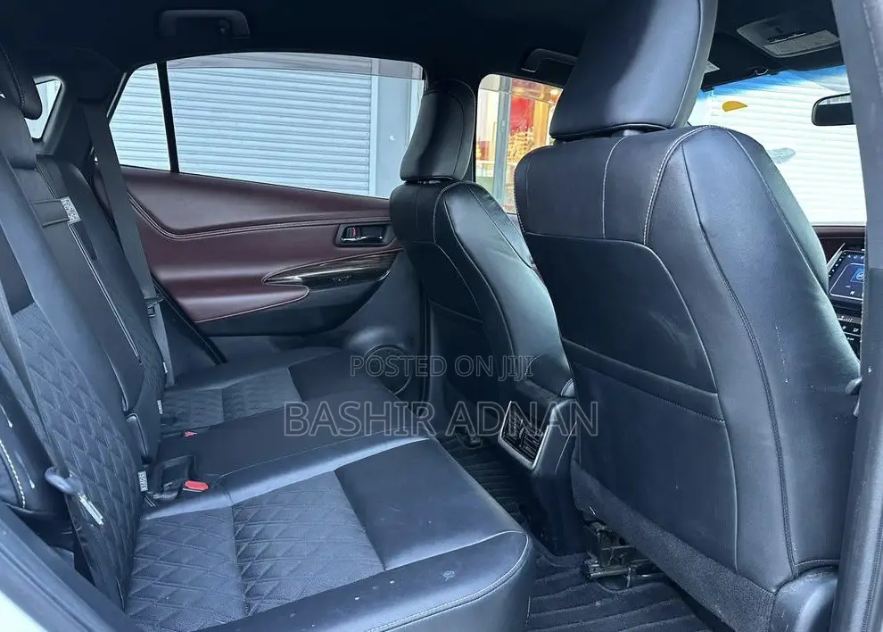 Toyota Harrier 2.0 2014 White