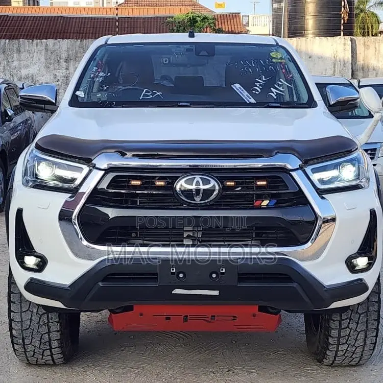 Toyota Hilux 2020 White