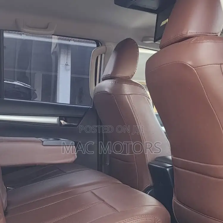 Toyota Hilux 2020 White