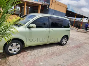 Toyota Sienta 2005 Green