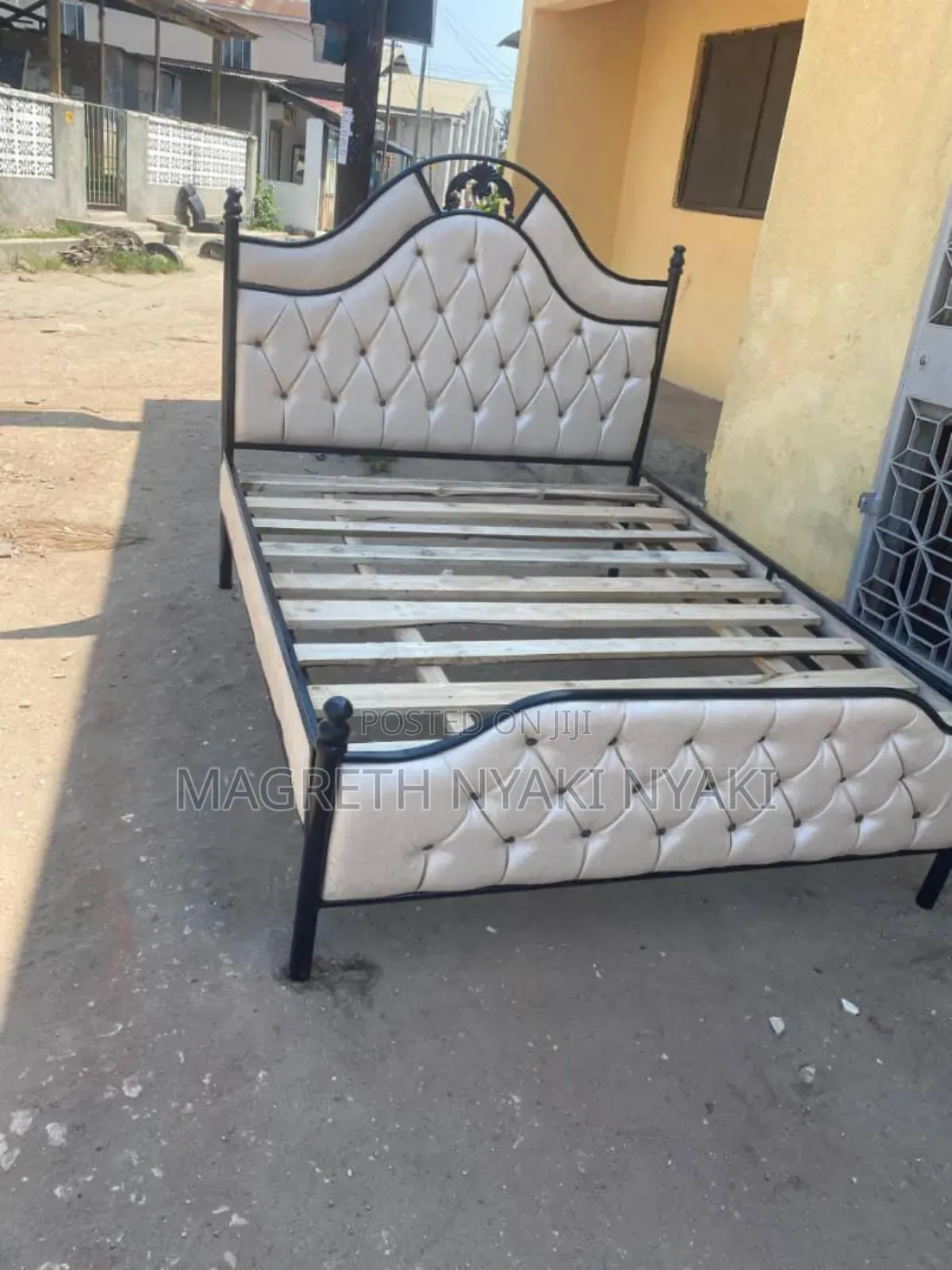 Nauza Bed Sofa Ya Chuma